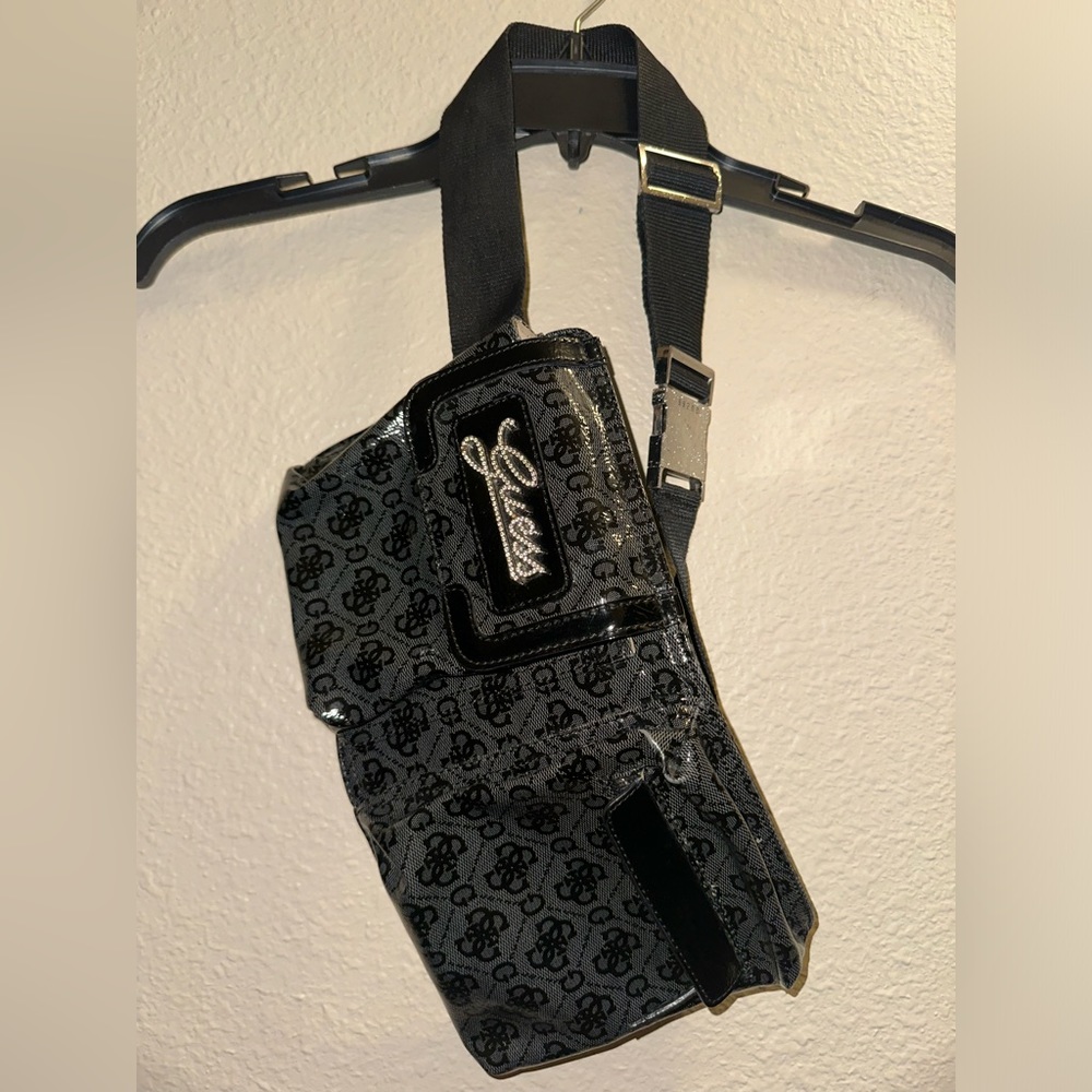 GUESS large fanny pack/cross body